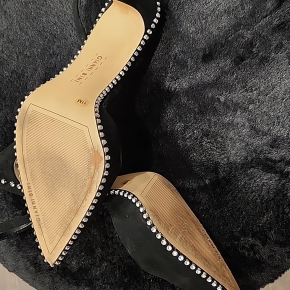 Shoes - Picture 6 of 6